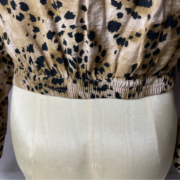 Banana Republic Cropped Top Blouse Leopard Print Balloon Sleeve Sz XS - Picture 3 of 13
